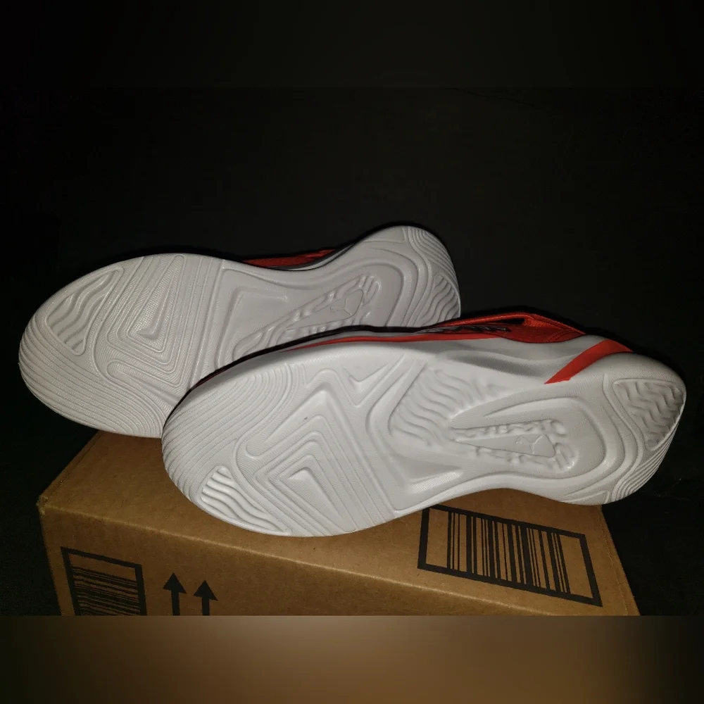 BOYS YOUTH SIZE 2 PUMA SLIP ON STREET ART 2 SHOES (BRAND NEW)